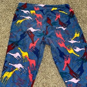 LuLaRoe Talk and Curvy Giraffe Leggings